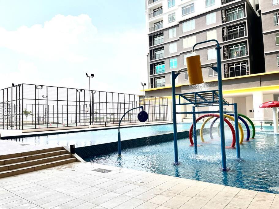 Urban Home-Swimming Pool-City Center Malacca Exterior foto