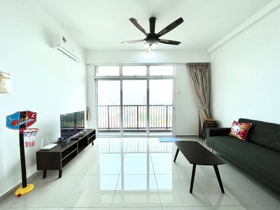 Urban Home-Swimming Pool-City Center Malacca Exterior foto